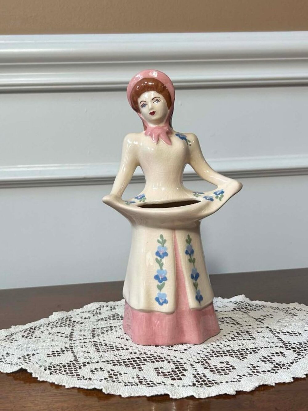 Vintage 1940s Weil Ware California Pottery Figural Lady Planter Vase Pink Bonnet